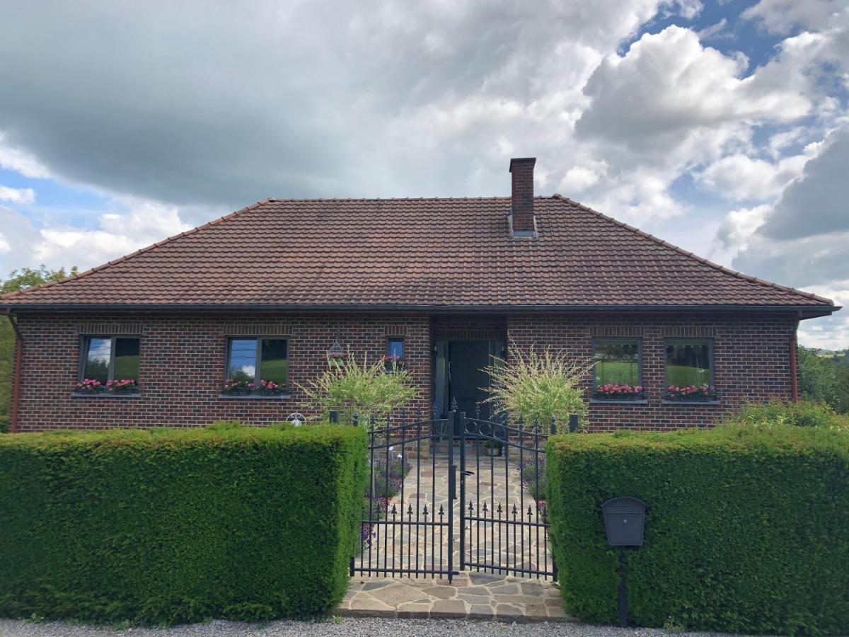 Au Refuge Du Speleo Bed & Breakfast Hotton Bagian luar foto