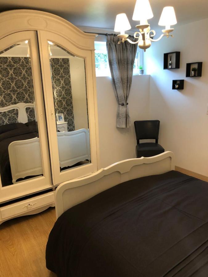 Au Refuge Du Speleo Bed & Breakfast Hotton Bagian luar foto