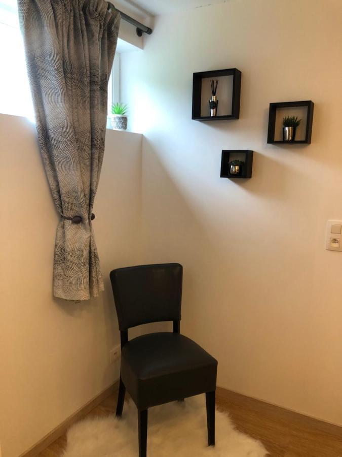 Au Refuge Du Speleo Bed & Breakfast Hotton Bagian luar foto