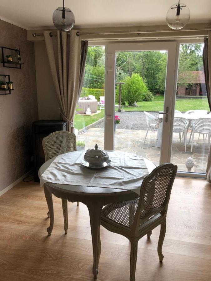 Au Refuge Du Speleo Bed & Breakfast Hotton Bagian luar foto
